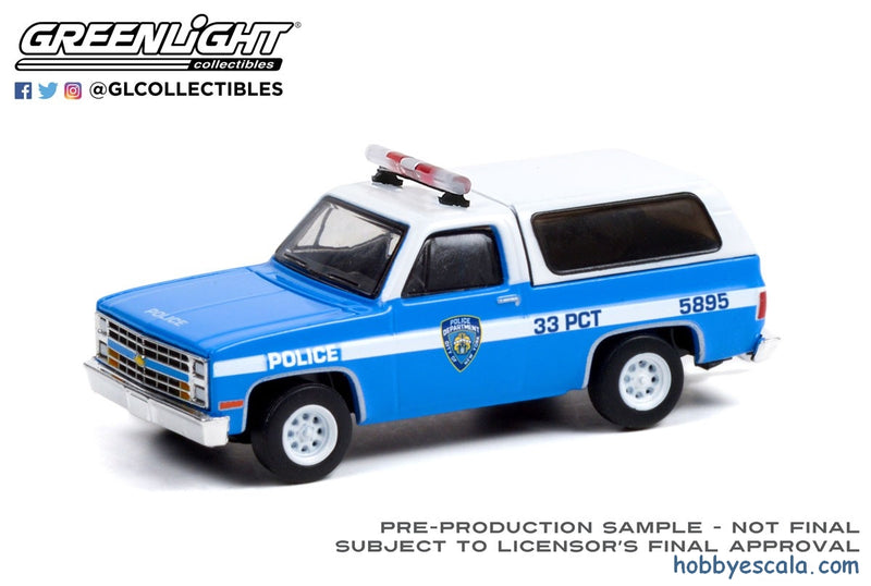 GREENLIGHT 1:64 1985 CHEVROLET K-5 BLAZER BLUE & WHITE NYPD NYC POLICE CAR 30245