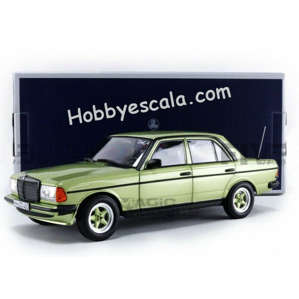 Mercedes-Benz 200 AMG 1984 - Silvergreen metallic 1:18 Norev 183795
